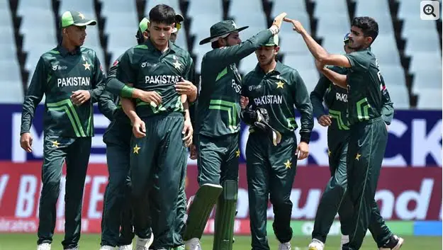 Pakistan team defeated Bangladesh by 5 runs to reach the semi -finals